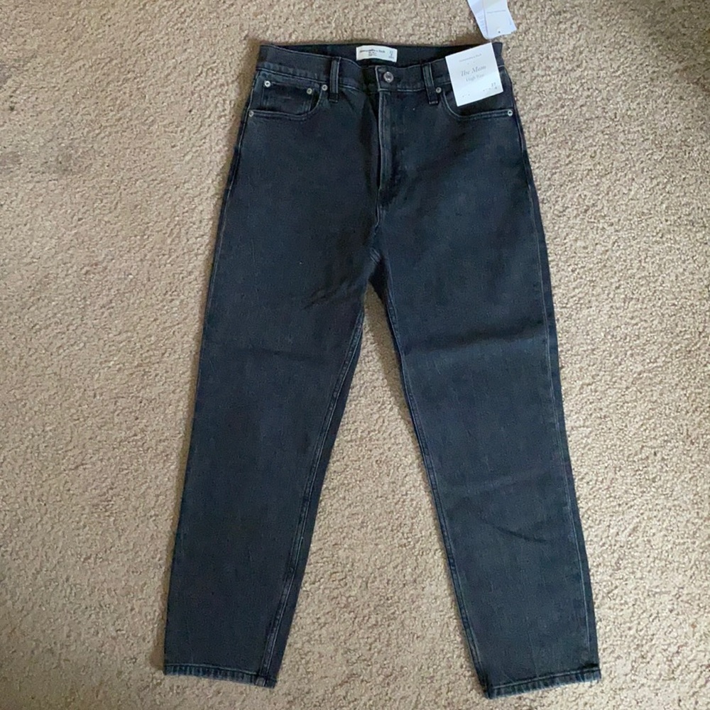 Women’s Abercrombie The Mom high rise jeans size 27